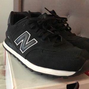Black New Balance 574